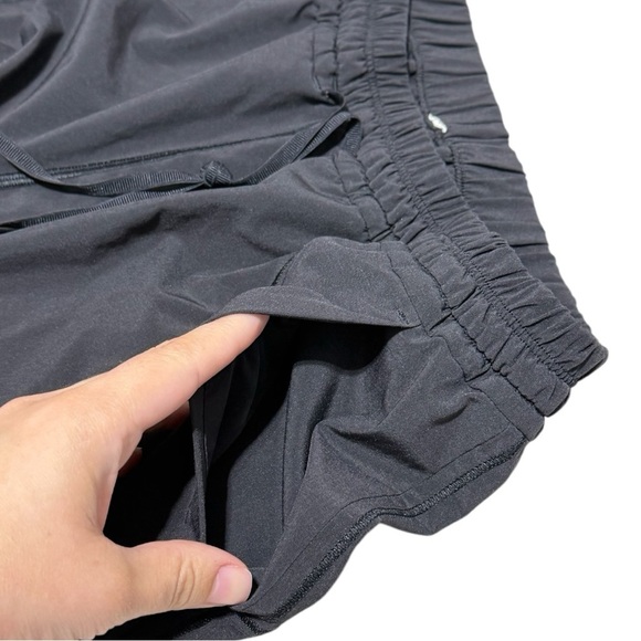 Lululemon Black Cargo Jogger Cropped Pull On Pants Size 6 - Picture 9 of 11